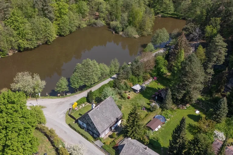 Houska, Blatce - Česká Lípa | Sale, House, Five-bedroom (6+kk), 245 m²