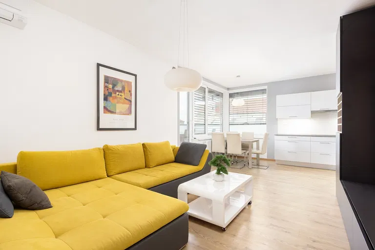 P. Bezruče, Valtice - Břeclav | Sale, Apartment, One-bedroom (2+kk), 77 m²