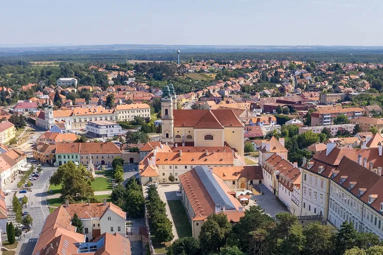P. Bezruče, Valtice - Břeclav | Sale, Apartment, One-bedroom (2+kk), 77 m²