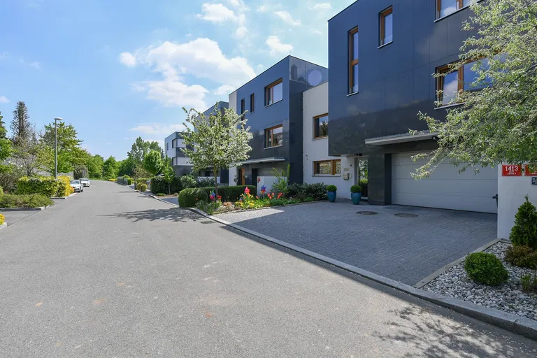 Obtočná, Řepy - Praha 6 | Predaj, Rodinný dom, 7-izbový, 446 m²