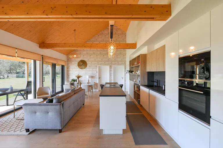 Šalmanovice, Jílovice - České Budějovice | Predaj, Rodinný dom, 4-izbový, 205 m²