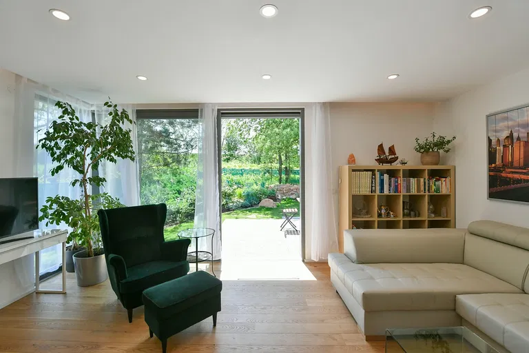 Starodvorská, Lysolaje - Prague 6 | Sale, House, Three-bedroom (4+kk), 151 m²