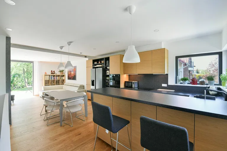 Starodvorská, Lysolaje - Prague 6 | Sale, House, Three-bedroom (4+kk), 151 m²