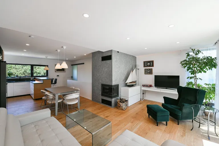 Starodvorská, Lysolaje - Prague 6 | Sale, House, Three-bedroom (4+kk), 151 m²