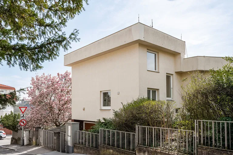 Nad Pomníkem, Hlubočepy - Prague 5 | Sale, House, Five-bedroom (6+kk), 308 m²