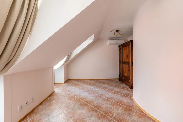 Michalská, Staré Mesto - Bratislava I | Sale, Apartment, Five-bedroom (6+kk), 208 m²