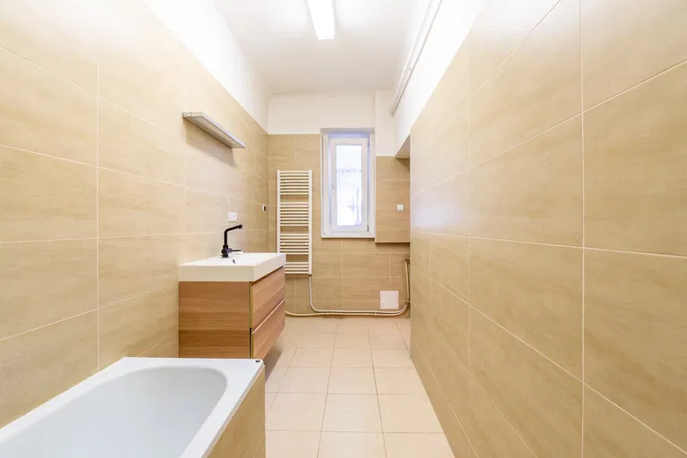 Koreničova, Staré Mesto - Bratislava I | Predaj, Administratívna budova