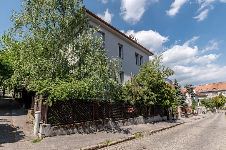 Koreničova, Staré Mesto - Bratislava I | Predaj, Bytový dom