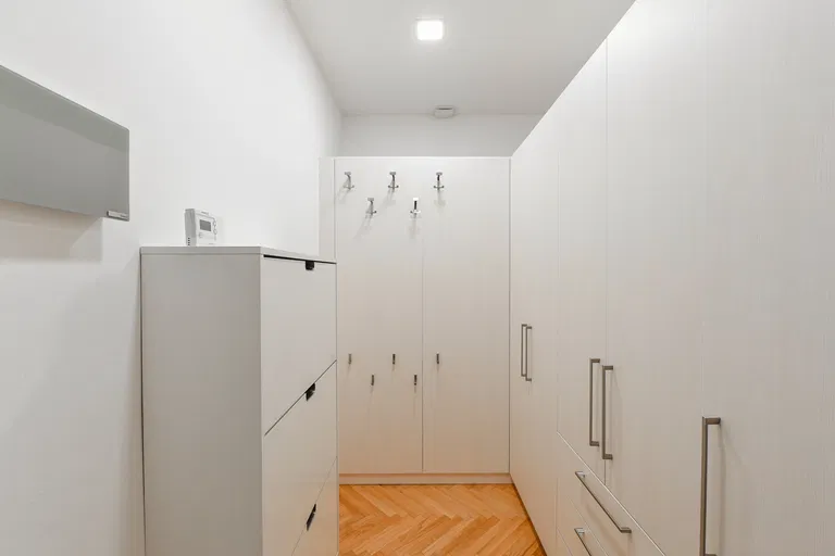 Ondříčkova, Žižkov - Prague 3 | Sale, Apartment, One-bedroom (2+kk), 58 m²