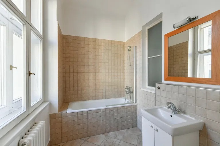 U Starého hřbitova, Staré Město - Prague 1 | Sale, Apartment, Two-bedroom (3+1), 96 m²