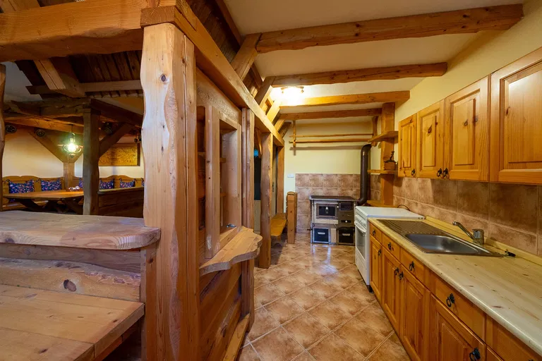 Janka Počúvaja, Nová Lesná - Poprad | Predaj, Rodinný dom, 10-izbový, 700 m²