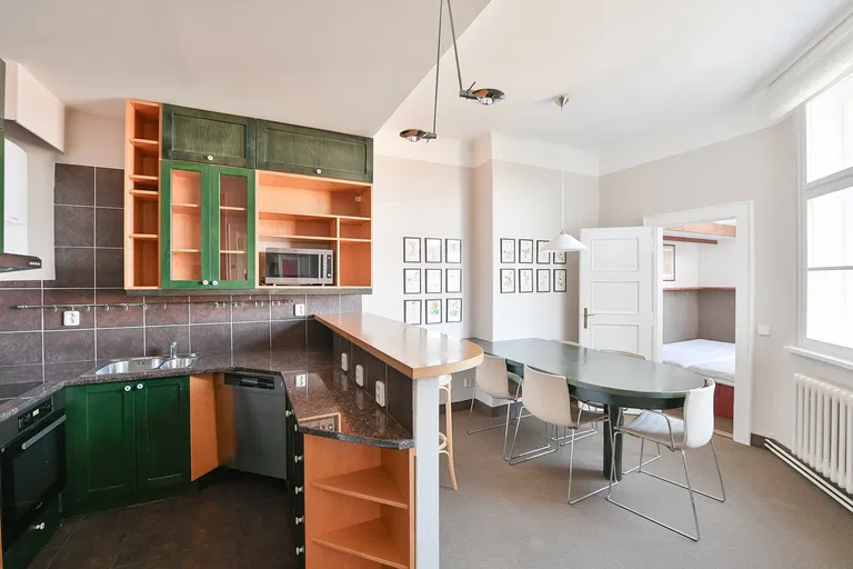 Evropská, Dejvice - Prague 6 | Sale, Apartment, Three-bedroom (4+kk), 108 m²
