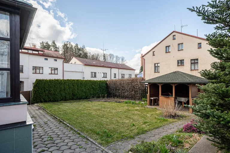Jiráskova, Červený Kostelec - Náchod | Predaj, Rodinný dom, 7 izbový + 2 kuchyne, 445 m²