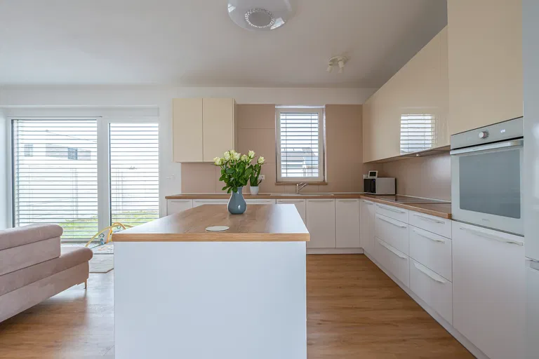 Súmračná, Rovinka - Senec | Predaj, Rodinný dom, 4-izbový, 133 m²
