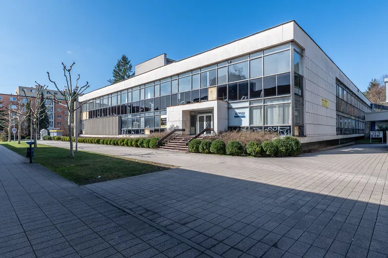 Štefánikova, Púchov - Púchov | Predaj, Administratívna budova, 6 805 m²