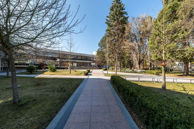 Štefánikova, Púchov - Púchov | Predaj, Administratívna budova, 6 805 m²
