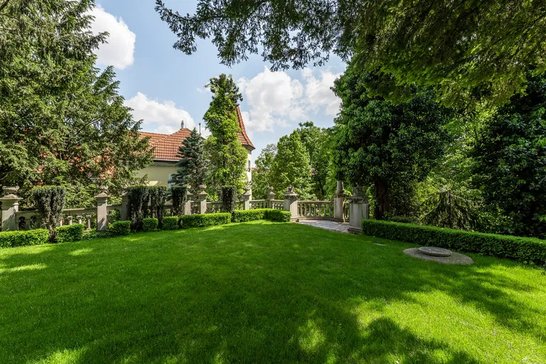 Hlboká cesta, Staré Mesto - Bratislava I | Sale, House, Six-bedroom (7+1), 855 m²