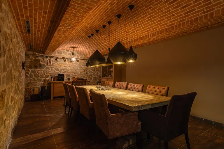 Hlboká cesta, Staré Mesto - Bratislava I | Sale, House, Six-bedroom (7+1), 855 m²