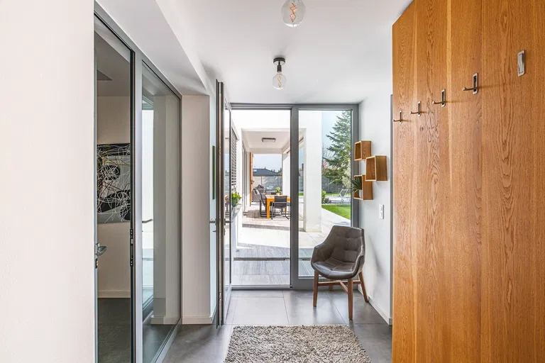 Jozefa Mikisitsa, Jarovce - Bratislava V | Predaj, Rodinný dom, 5-izbový, 399 m²