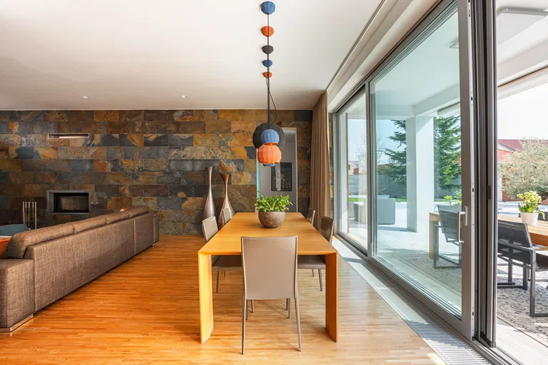 Jozefa Mikisitsa, Jarovce - Bratislava V | Predaj, Rodinný dom, 5-izbový, 399 m²