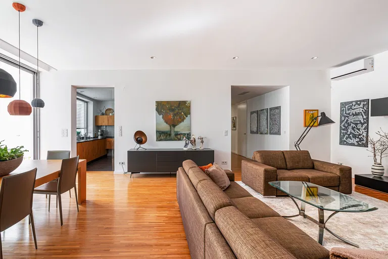 Jozefa Mikisitsa, Jarovce - Bratislava V | Predaj, Rodinný dom, 5-izbový, 399 m²