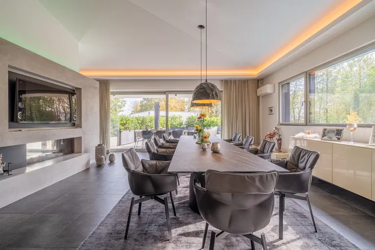 Nemecko, Bavorsko - Rosenheim | Predaj, Rodinný dom, 4-izbový, 334 m²