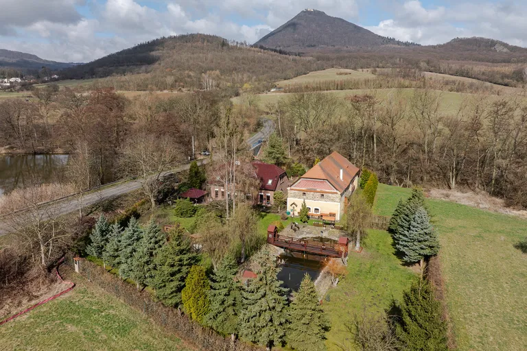 Milešov, Velemín - Litoměřice | Sale, House, Five-bedroom (6+kk), 256 m²