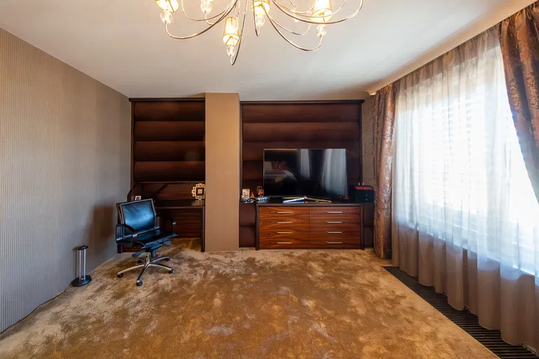 Ota Holúska, Záhorská Bystrica - Bratislava IV | Predaj, Byt, 2-izbový, 112 m²