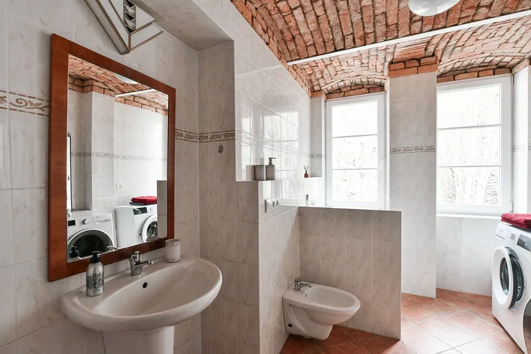 Vřídelní, Karlovy Vary - Karlovy Vary | Sale, Apartment, Two-bedroom (3+kk), 66 m²