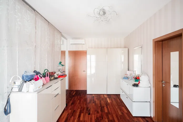 Jankovcova, Holešovice - Praha 7 | Predaj, Byt, 3-izbový, 155 m²