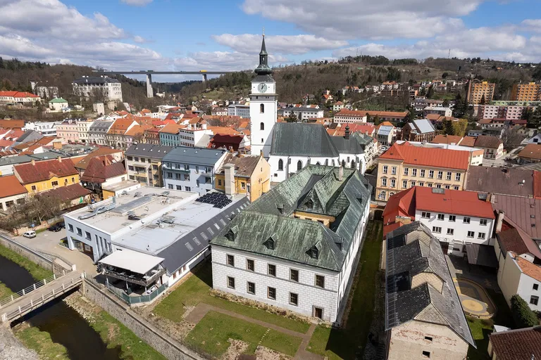 Náměstí, Velké Meziříčí - Žďár nad Sázavou | Predaj, Administratívna budova, 1868 m²