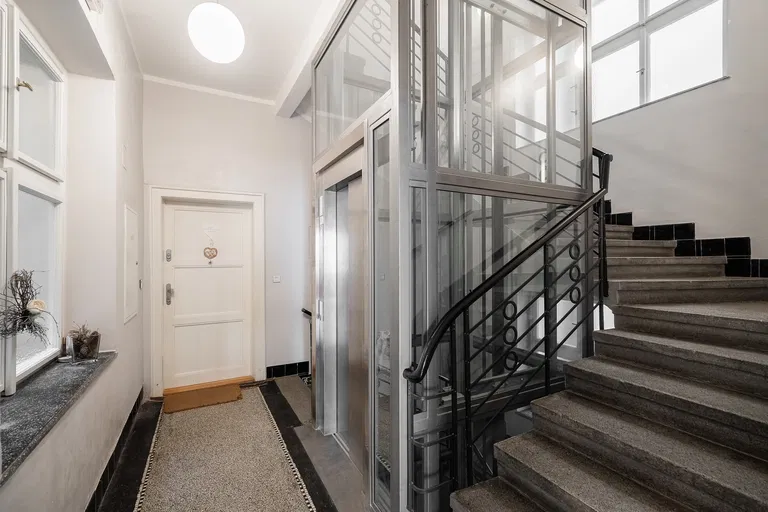 Tusarova, Holešovice - Prague 7 | Sale, Apartment, Two-bedroom (3+1), 105 m²