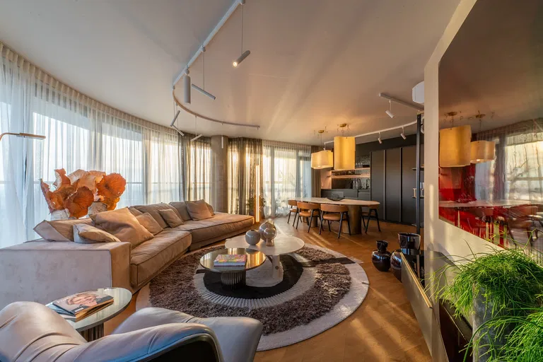 Pribinova, Staré Mesto - Bratislava I | Predaj, Byt, 3-izbový, 155 m²