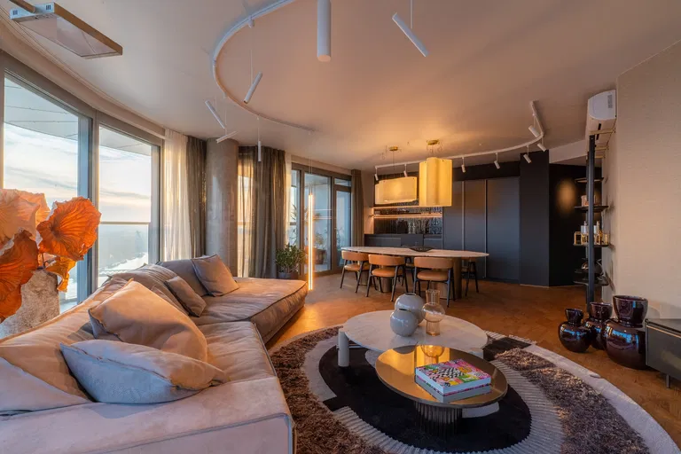 Pribinova, Staré Mesto - Bratislava I | Predaj, Byt, 3-izbový, 155 m²