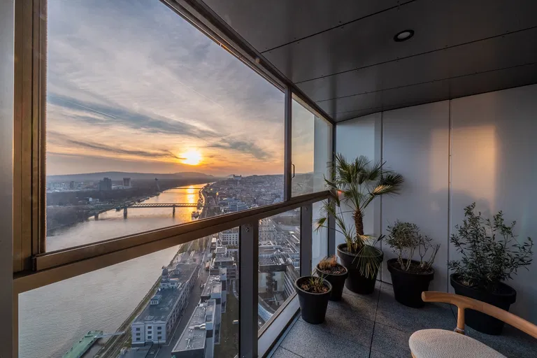 Pribinova, Staré Mesto - Bratislava I | Predaj, Byt, 3-izbový, 155 m²