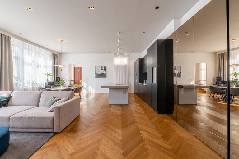 Paulínyho, Staré Mesto - Bratislava I | Sale, Apartment, Two-bedroom (3+kk), 150 m²
