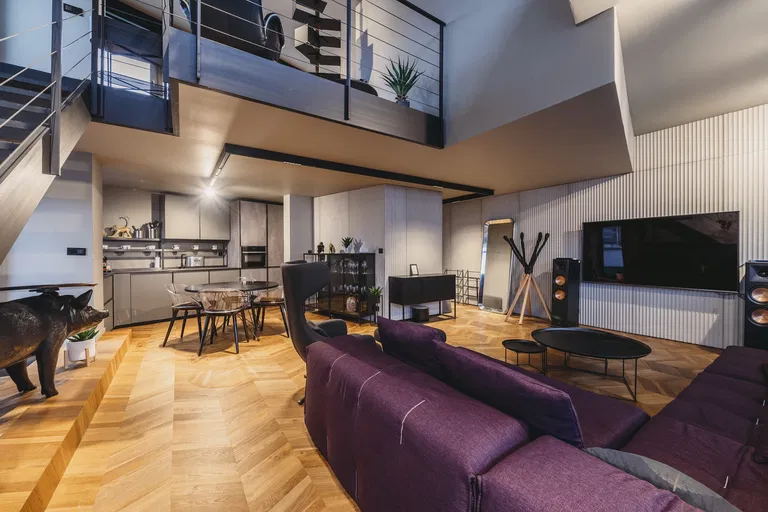 Zadunajská cesta, Petržalka - Bratislava V | Sale, Apartment, One-bedroom (2+kk), 136 m²