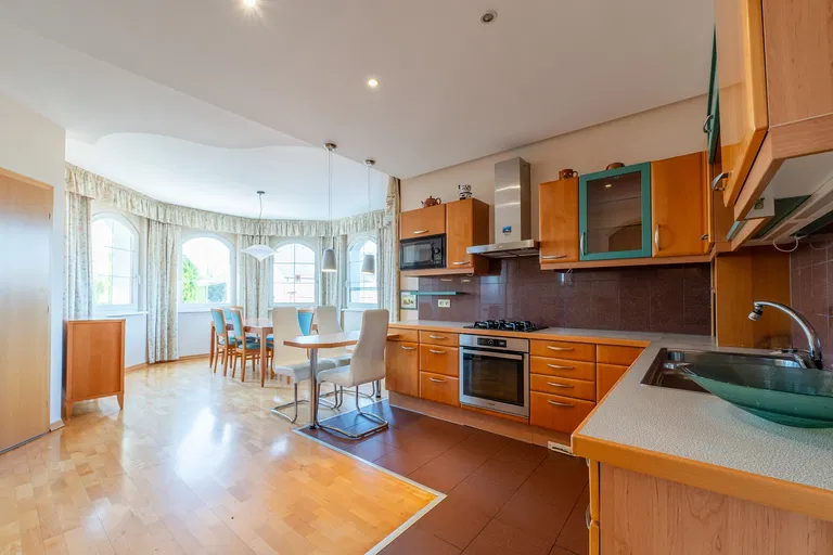 Pezinská, Senec - Senec | Sale, House, Five-bedroom (6+1), 386 m²