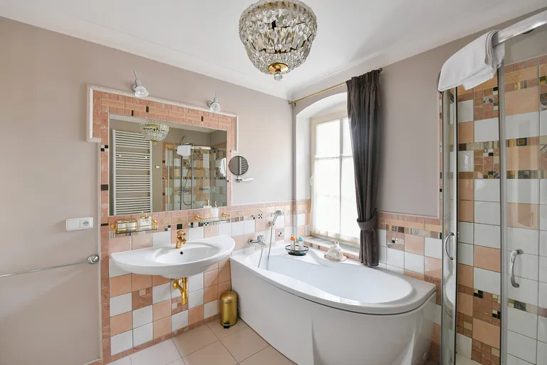 Pražská silnice, Karlovy Vary - Karlovy Vary | Predaj, Hotel, 5-izbový, 160 m²