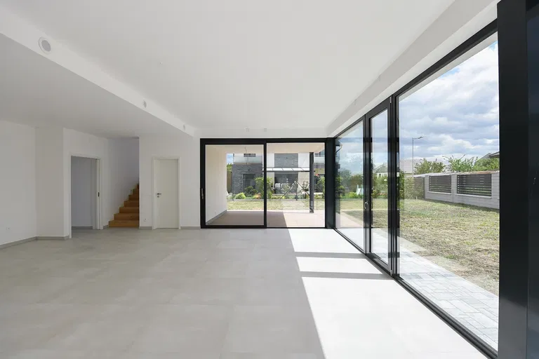 K Menhiru, Horoměřice - Praha-západ | Sale, House, Four-bedroom (5+kk), 226 m²