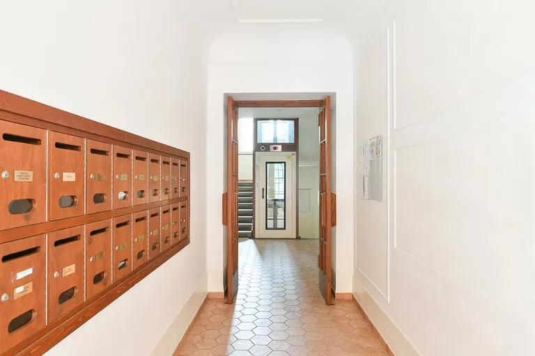 Šimáčkova, Holešovice - Prague 7 | Sale, Apartment, One-bedroom (2+kk), 47 m²