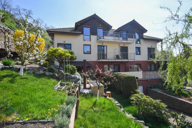 V Podbabě, Dejvice - Prague 6 | Sale, Apartment, Three-bedroom (4+kk), 102 m²