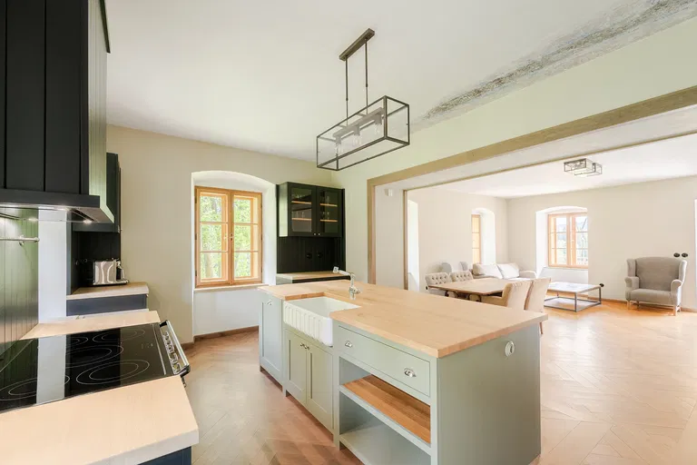 Lipno nad Vltavou - Český Krumlov | Predaj, Rodinný dom, 14-izbový, 581 m²