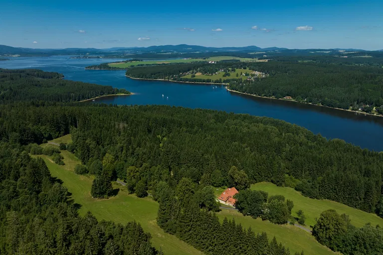 Lipno nad Vltavou - Český Krumlov | Predaj, Rodinný dom, 14-izbový, 581 m²