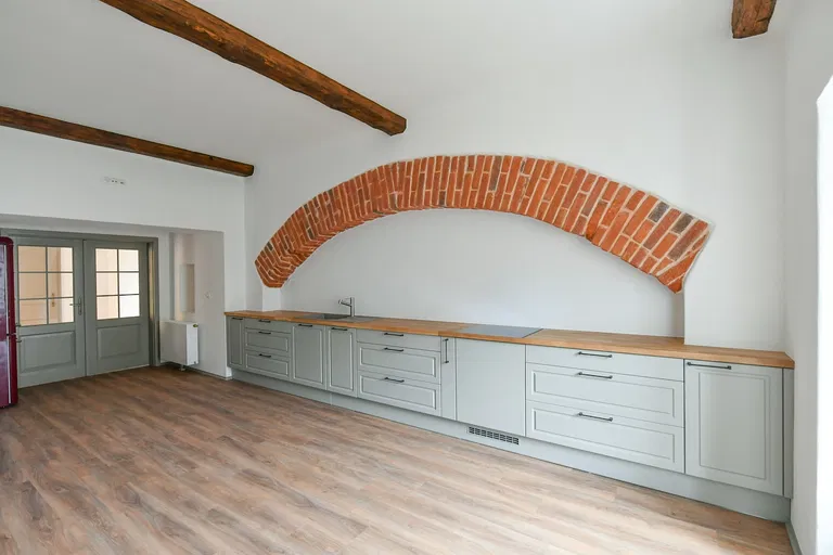 Náměstí, Kašperské Hory - Klatovy | Sale, Apartment, One-bedroom (2+kk), 78 m²