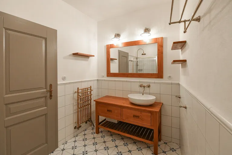 Náměstí, Kašperské Hory - Klatovy | Sale, Apartment, One-bedroom (2+kk), 78 m²