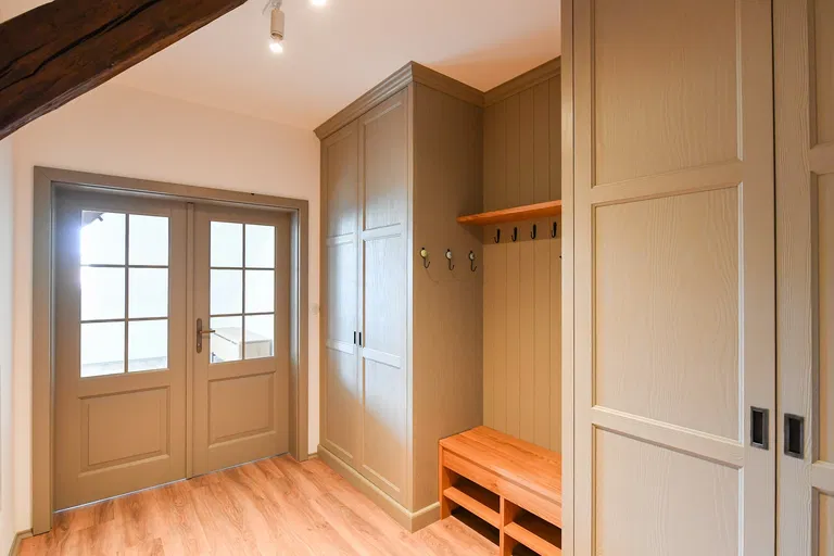 Náměstí, Kašperské Hory - Klatovy | Sale, Apartment, One-bedroom (2+kk), 78 m²