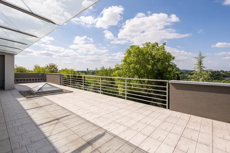 Azurová, Řečkovice - Brno-město | Predaj, Rodinný dom, 6-izbový, 756 m²