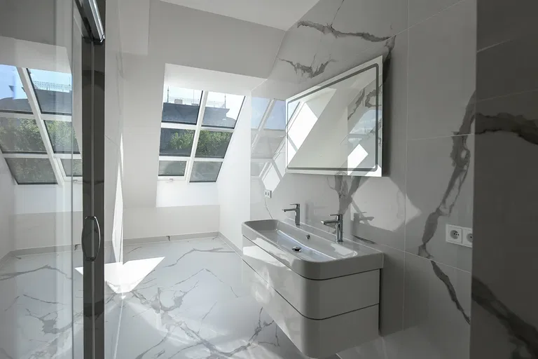 Helénská, Vinohrady - Prague 2 | Sale, Apartment, Three-bedroom (4+kk), 185 m²