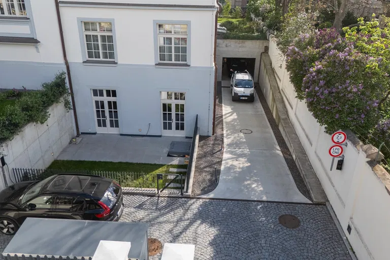 Helénská, Vinohrady - Prague 2 | Sale, Apartment, Three-bedroom (4+kk), 185 m²